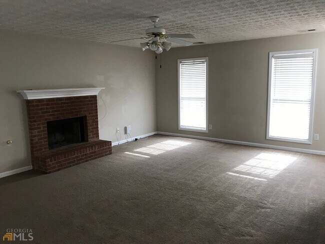 Foto del edificio - 1228 Melrose Forest Ct SE