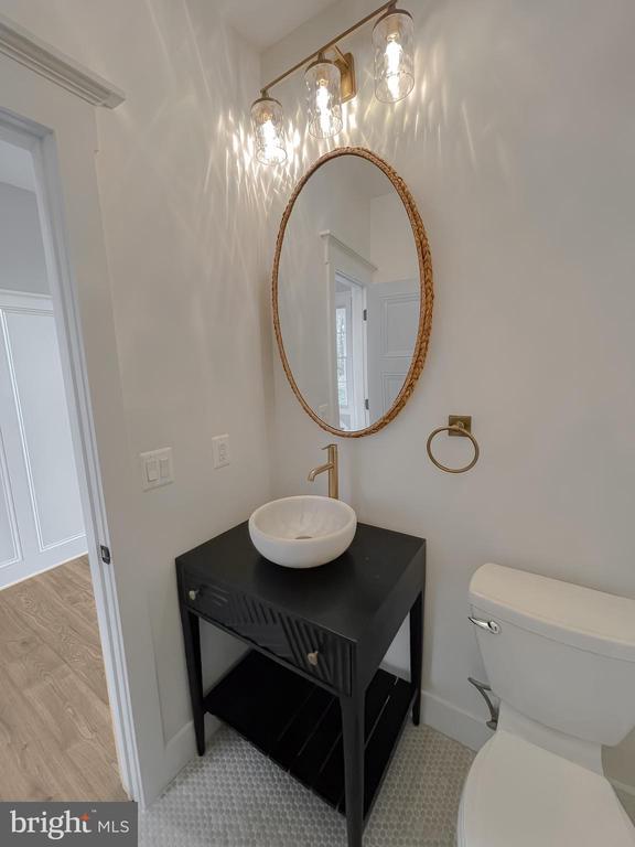 Building Photo - 45093 Smiths Nursery Rd