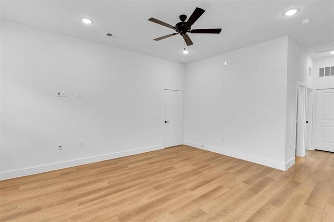 Building Photo - 1438B Forward Dr