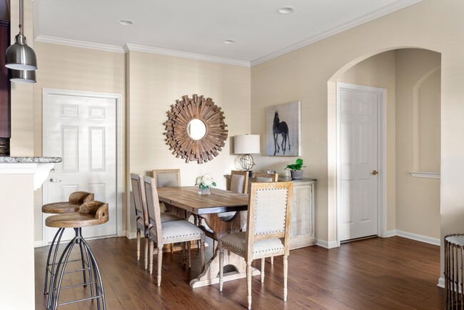 Claiborne Crossing - Dining Area - Claiborne Crossing