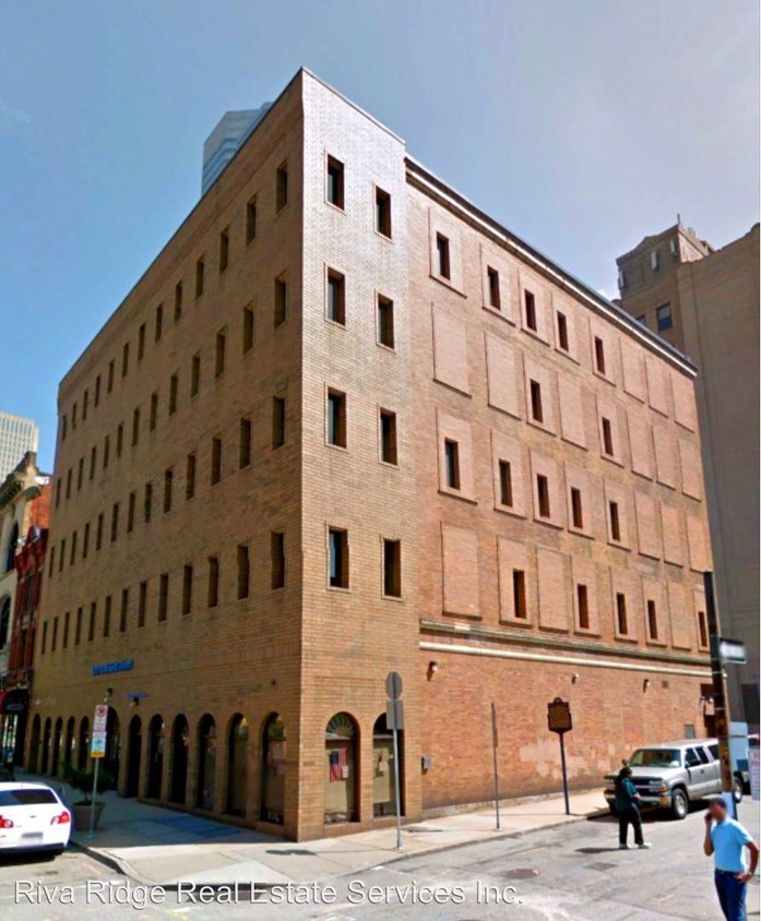 Primary Photo - 100 Smithfield St