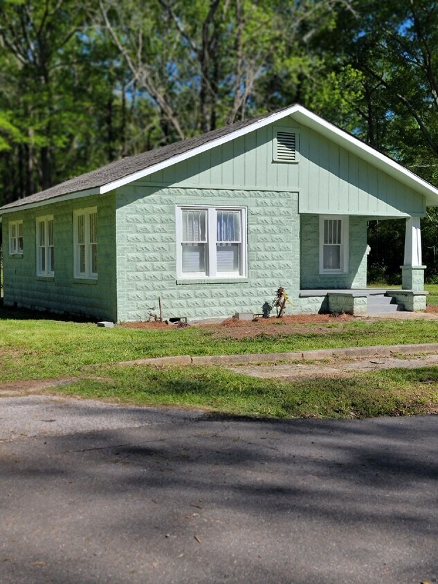 1401 Dewey St, Hattiesburg, MS 39401 House Rental in Hattiesburg, MS