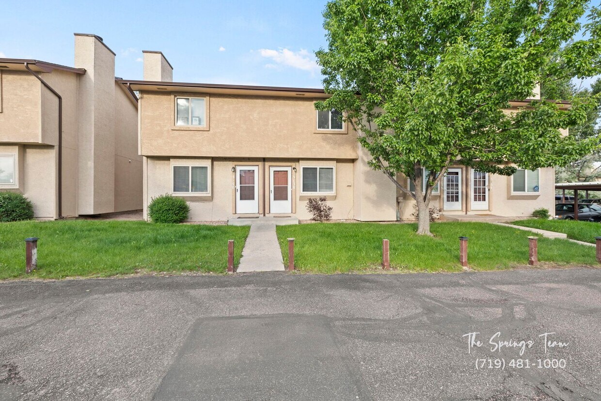 La Jolla 2BD Two-Story Townhome convenient... - La Jolla 2BD Two-Story Townhome convenient...