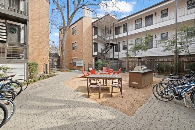 Foto del edificio - 203 E 31st St