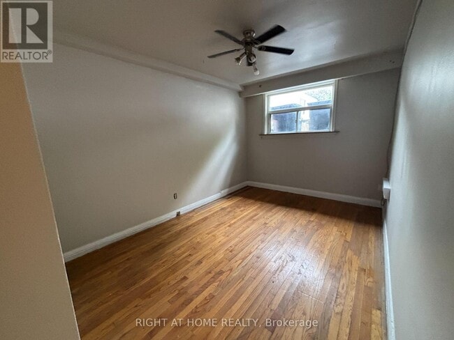Building Photo - 513 Oakwood Ave