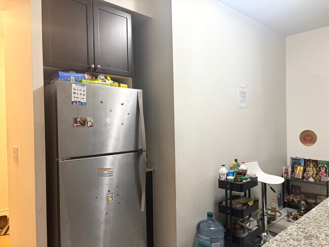 Photo du bâtiment - 1 BED - 1 BATH - MISSISSAUGA - CONDO