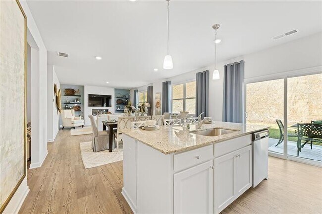 Building Photo - 43 Understory Trl