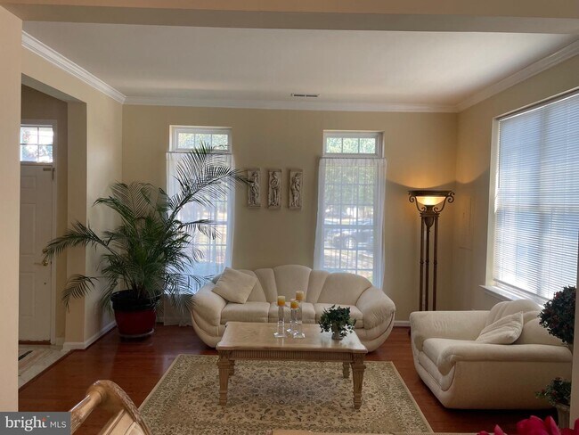 Building Photo - 42495 Regal Wood Dr