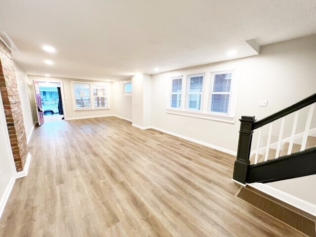 Foto del edificio - 330 N CHESTER AVENUE