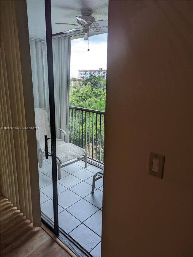 Foto del edificio - 5570 NW 44th St
