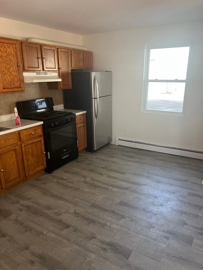 Building Photo - 127 Wilson Ave