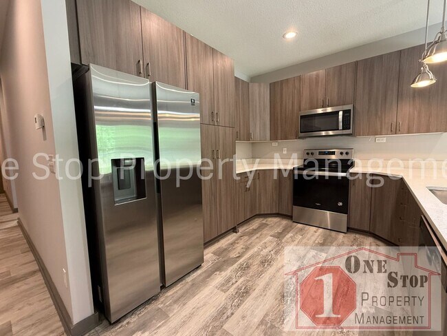 Foto del edificio - 3 Bedroom, 2.5 Bath Modern Townhome in Nor...