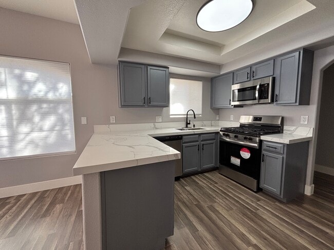 Building Photo - 541 Indian Bluff St