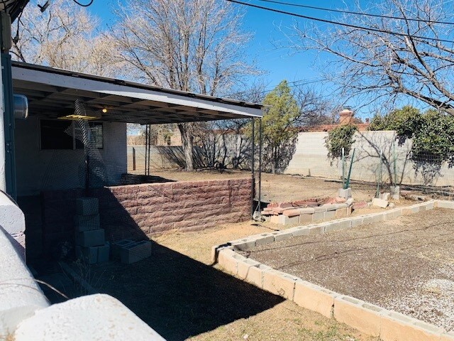 Primary Photo - 10217 Santa Paula Ave NE