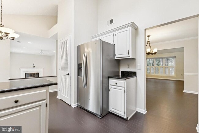 Building Photo - 507 Foxridge Dr SW