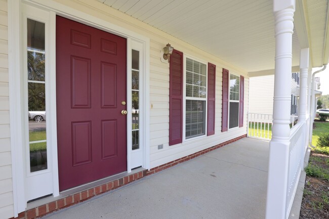 Building Photo - Spacious Partially Furnished Home in Henrico