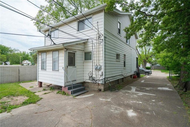 Building Photo - 7642 Rivard Ave