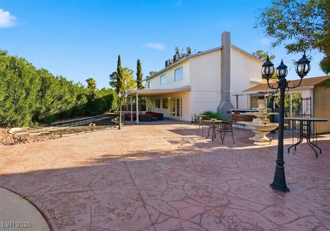 Foto del edificio - 3182 Moonflower Dr