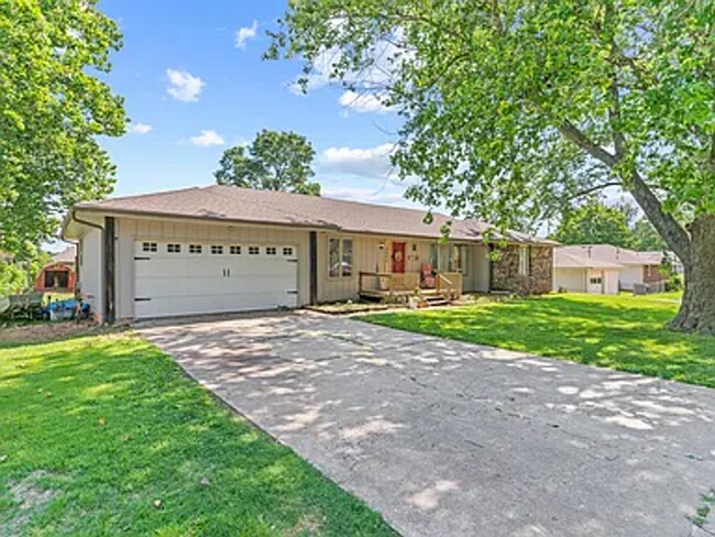 Foto del edificio - 2556 W Cardinal St