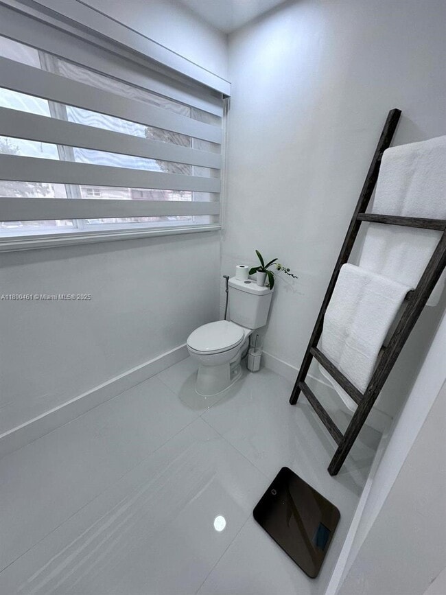 Foto del edificio - 6999 W 2nd Ct