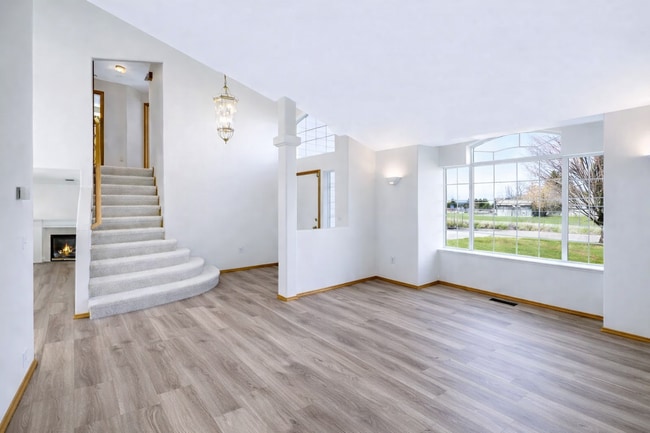 Building Photo - 18624 E 8th Ave