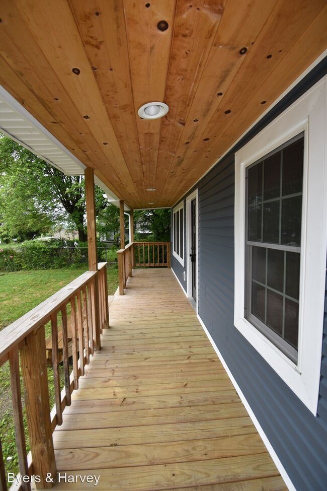 Building Photo - 2 br, 1 bath House - 122 Stacker Drive