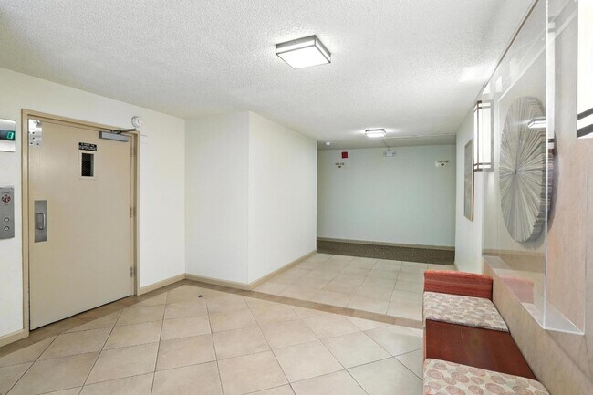 Foto del edificio - 1171 Compass Ln