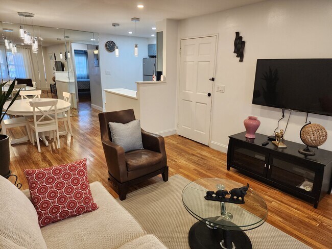 Foto del edificio - 957 E 78th St