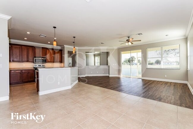 Building Photo - 16116 Badalona Dr