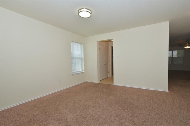 Building Photo - 807 Estancia Way
