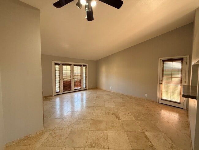 Foto del edificio - 14203 N 19th Ave