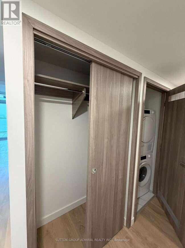 Photo du bâtiment - 3 Concord Cityplace Wy