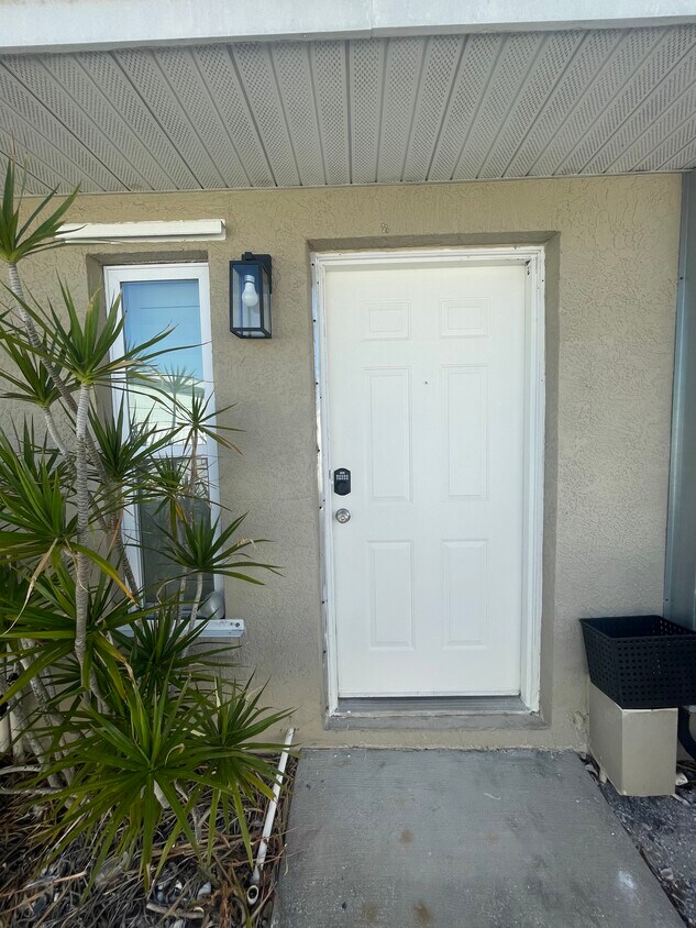 Foto principal - 1111 Montezuma Dr