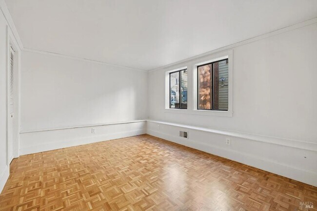 Foto del edificio - 242 D St