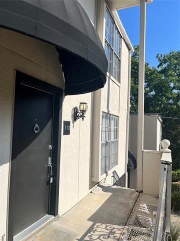 Building Photo - 4425 Travis St