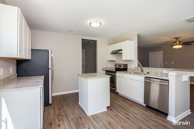 Building Photo - 11221 Northwoods Forest Dr, Charlotte, NC ...