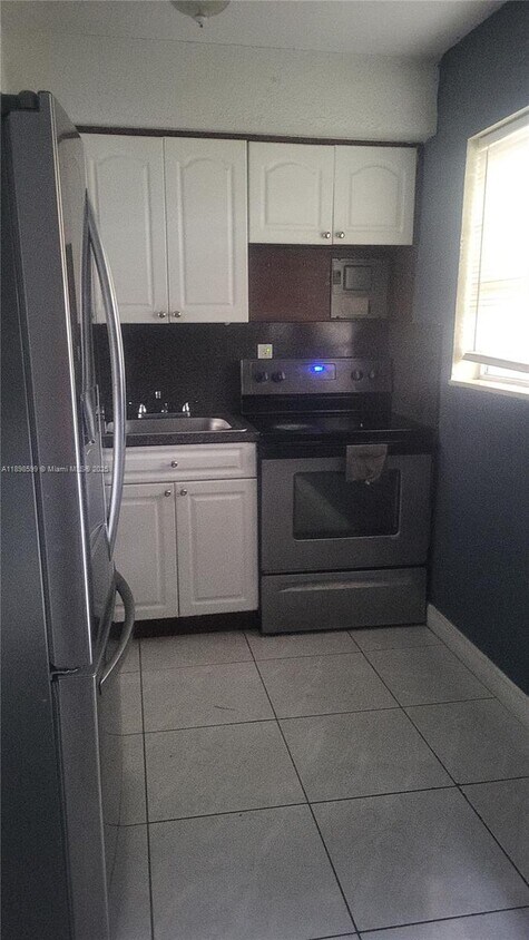 Foto principal - 1220 SW 5th St