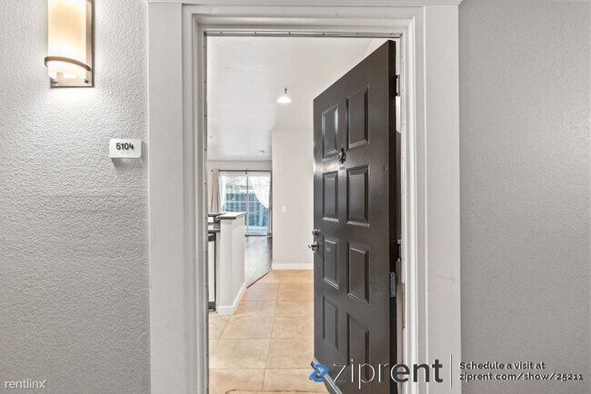 Foto del edificio - Studio, 1 bath Condo - 6400 Christie Ave, ...