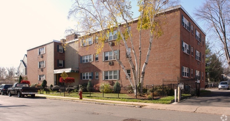 Meticulous Property in Convenient Location - 17 Greenwood St