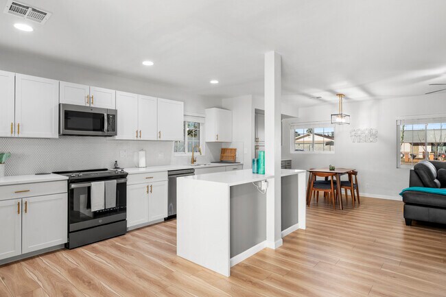 Foto del edificio - 2207 N 28th Pl
