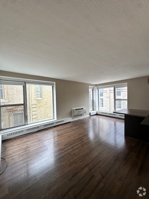 Building Photo - 1121 N Waverly Pl