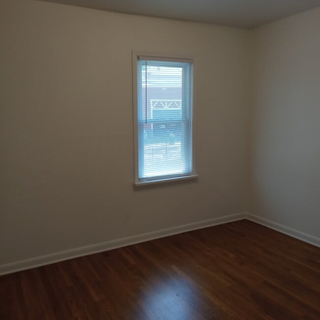 Building Photo - 309 Perry St