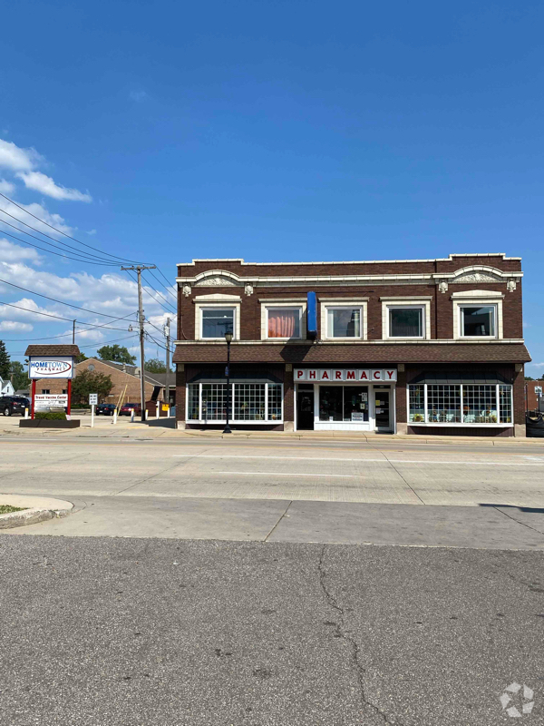 Building Photo - 610 N Main St