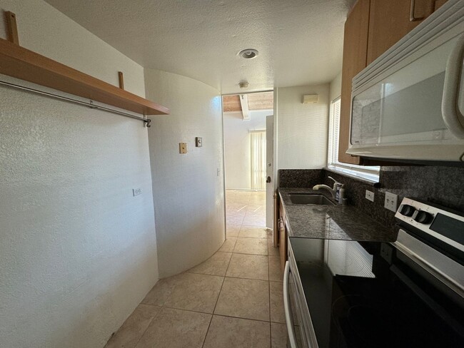 Foto del edificio - Unique 2 Bedroom Condo