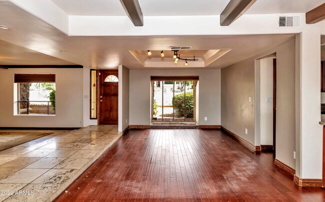 Building Photo - 15620 North 8th St