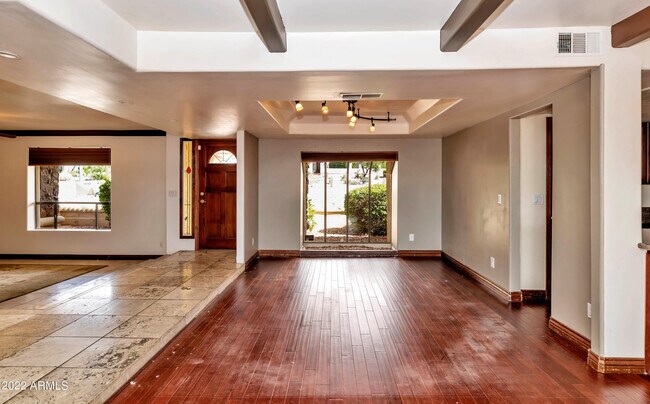 Foto del edificio - 15620 North 8th St