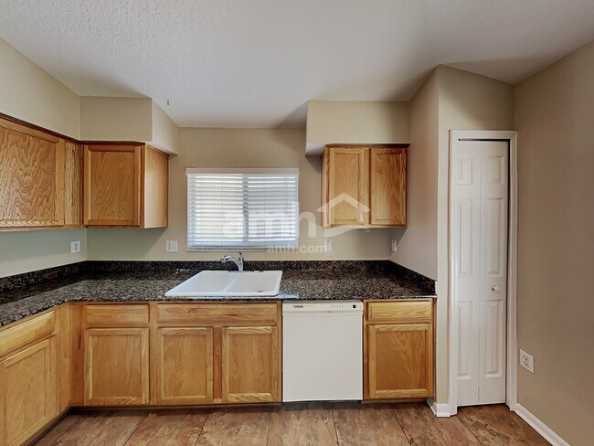 Foto del edificio - 30949 Midtown Ct