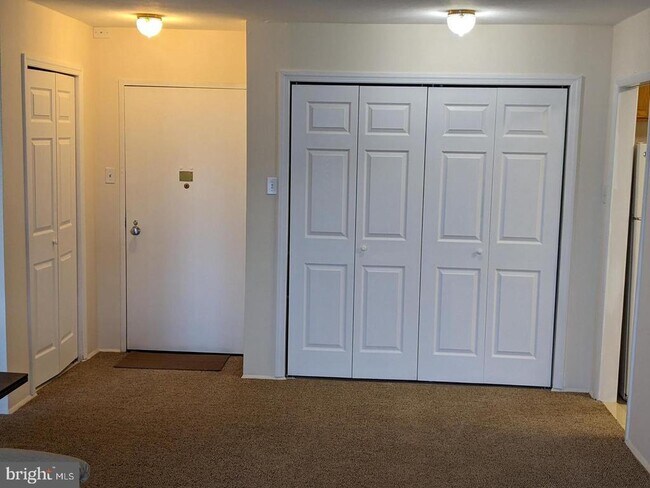 Foto del edificio - 4501 Arlington Blvd