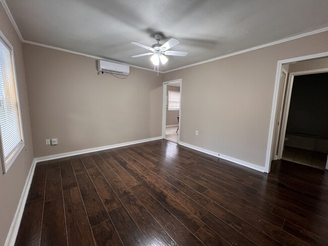 Photo - 5152 Enterprise St House