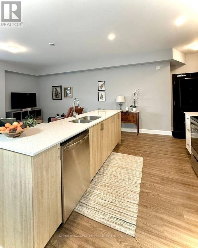 Building Photo - 2396 Cléroux Crescent